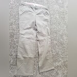 Old navy boot cut Khakis size 6 short low rise